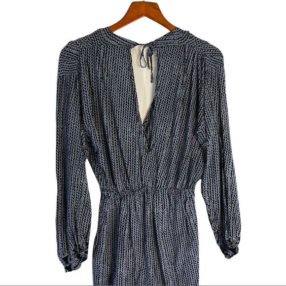 NAT by Natalie Martin claudette printed plunging v-neck jumpsuit m medium. - Picture 7 of 11